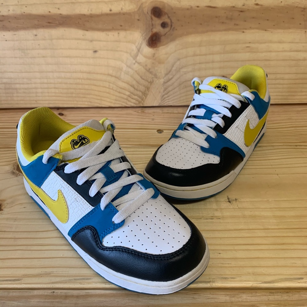 Nike Mogan 2 Jr Sneakers size 6.5Y